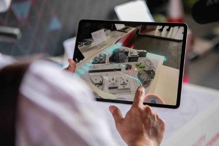 Industri telekomunikasi Indonesia di tahun 2021 mengeksplorasi model baru di bisnis digital hingga mempersiapkan ekosistem 5G / Sumber: Telkomsel