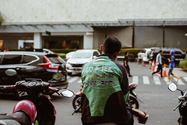 GoTo dan Grab Akan Terapkan Potongan Ojol 8% Mulai 1 Juli 2026